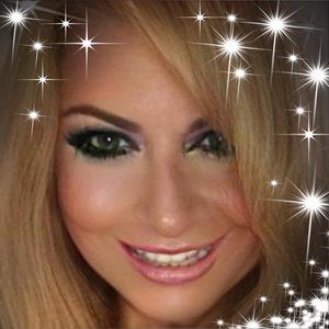 Meet your Posher, Dee